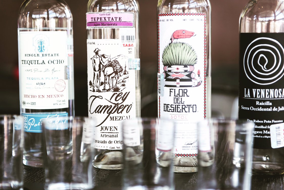 EightRowFlint's tweet image. Flights are one of the easiest ways to explore spirits — old &amp;amp; new. Apart from offering 5 whiskey flights, we have a Mexico flight that takes you through Tequila, Mezcal, Sotol &amp;amp; Raicilla. On a cool night, this selection &amp;amp; a handful of tacos hits the spot.
#Houston #EightRowFlint