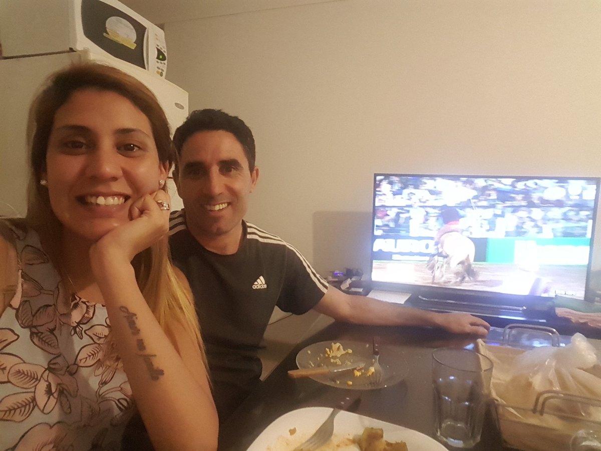 sergiohassen's tweet photo. Siguiendo minuto a minuto el festival de Jesús María.  #FestivalPais19 https://t.co/9Hq4usraIw