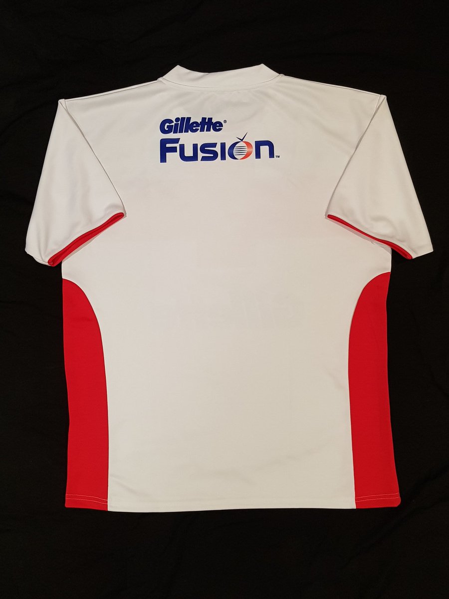 RLjerseycollec1's tweet photo. Here is a beauty, a @England_RL @puma #rlwc2008 retail jersey. Loved this #RLWC as it reignited the fire for @IntlRL plus this jersey was a simple & good looking design.
#internationalrugbyleague #englandlions #englandrugbyleague #pomsvaussies #pomsvkiwis #gillette #wallofwhite https://t.co/vjErP2ol1O