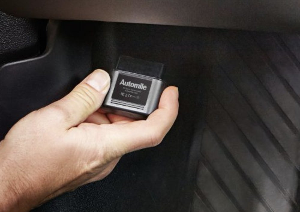 Automile On Twitter Is It Better To Plug A Fleet Tracking Device