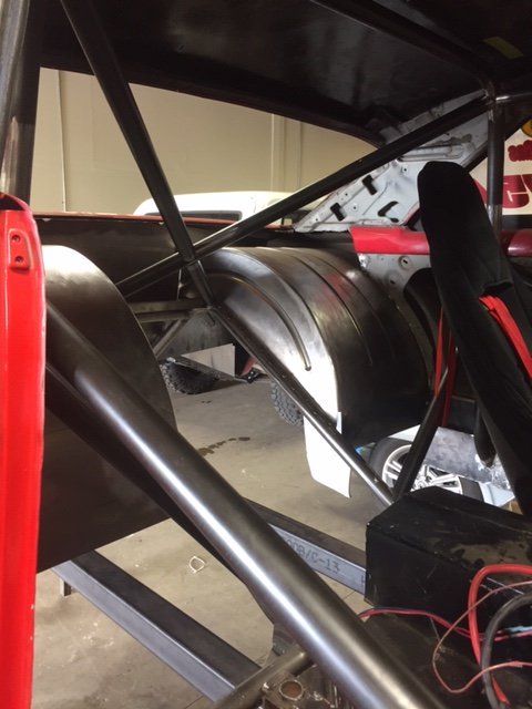 SpeedSceneLive's tweet image. Currie nova gets the new roll cage installed.