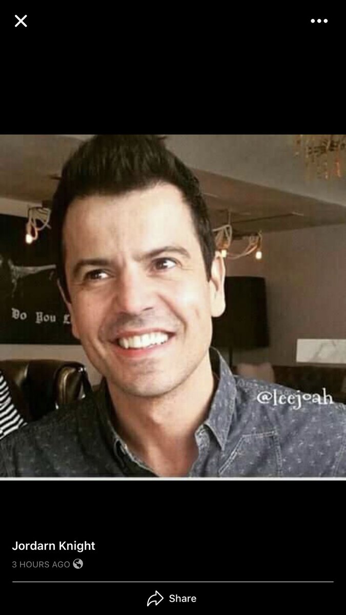 _writersblock_'s tweet photo. Well it SAYS itโs his official private page, so it HAS to be true, right?
At least they used a super handsome pic with that golden smile. @jordanknight #fakeJordan https://t.co/iDU2gpA2wy