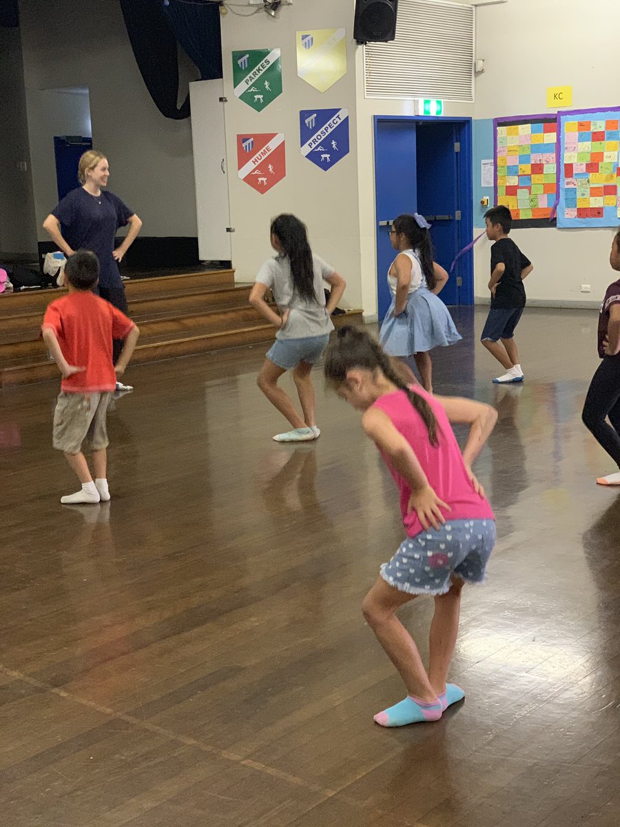 Creativity and engagement is at a high these holidays <a href="/FPS1895/">Fairfield PS</a> with @theALNF. Thank you @KimCootes <a href="/Leanne_condran/">Leanne condran</a> <a href="/TESOLoz/">Cindy Valdez</a> <a href="/MrsItil/">Mrs Sev Itil</a> <a href="/MissTobiya/">Farah Jabraiel</a> for supporting our students with these amazing opportunities 😊 #artseducation #edchat #tesoloz