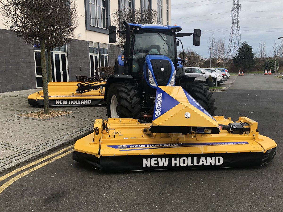 Liam_Hayde's tweet photo. With all this talk of winter Grass around the country. Its only right we get tooled up #silage19 #silage @NHAG_UKandROI https://t.co/HIhW48d1qc