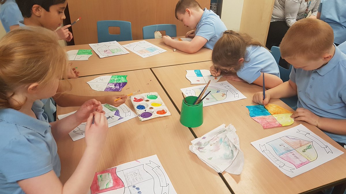 grainger_miss's tweet photo. Using our designs to paint our family coat of arms. https://t.co/RnsGhf8QRw