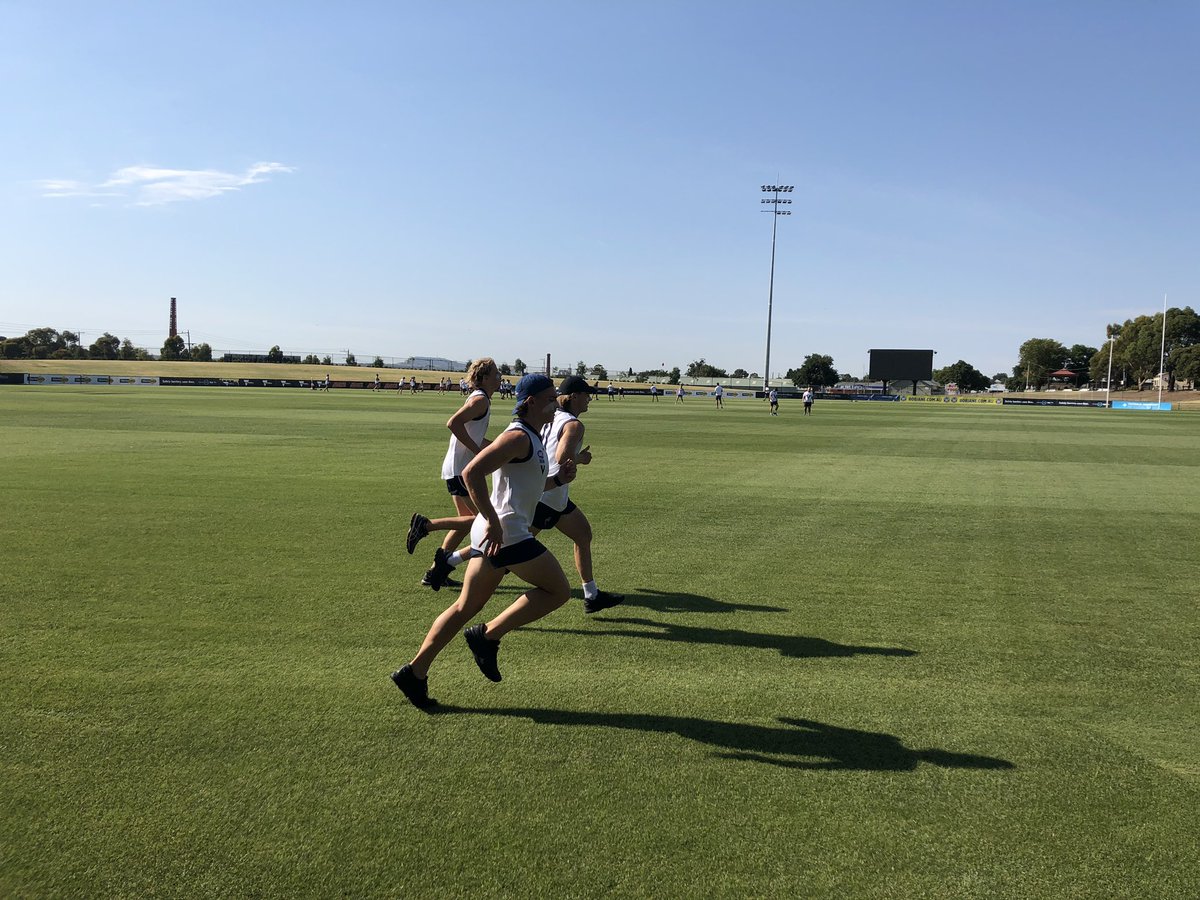inglis_cam's tweet photo. Best U18 footballers put to the test at the #AFL Country Academy in #Ballarat. Leigh Brown, Michael Barlow and Brad Ottens among the coaches putting the boys through their paces. More tonight @WINNews_Bal at 6! @aflvic @AFL https://t.co/7tlBsSPXp6
