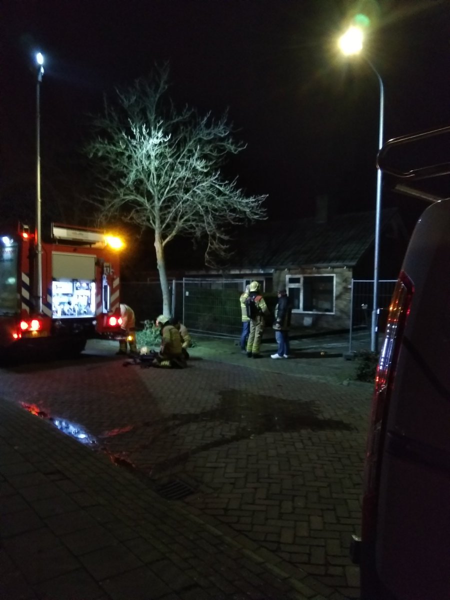WijkbeheerWSB's tweet photo. De wedstrijd ploeg van brandweer Voorthuizen heeft vanavond  geoefend in sloopwoningen aan de Paulus Potterstraat. https://t.co/A5VuzeqSmZ