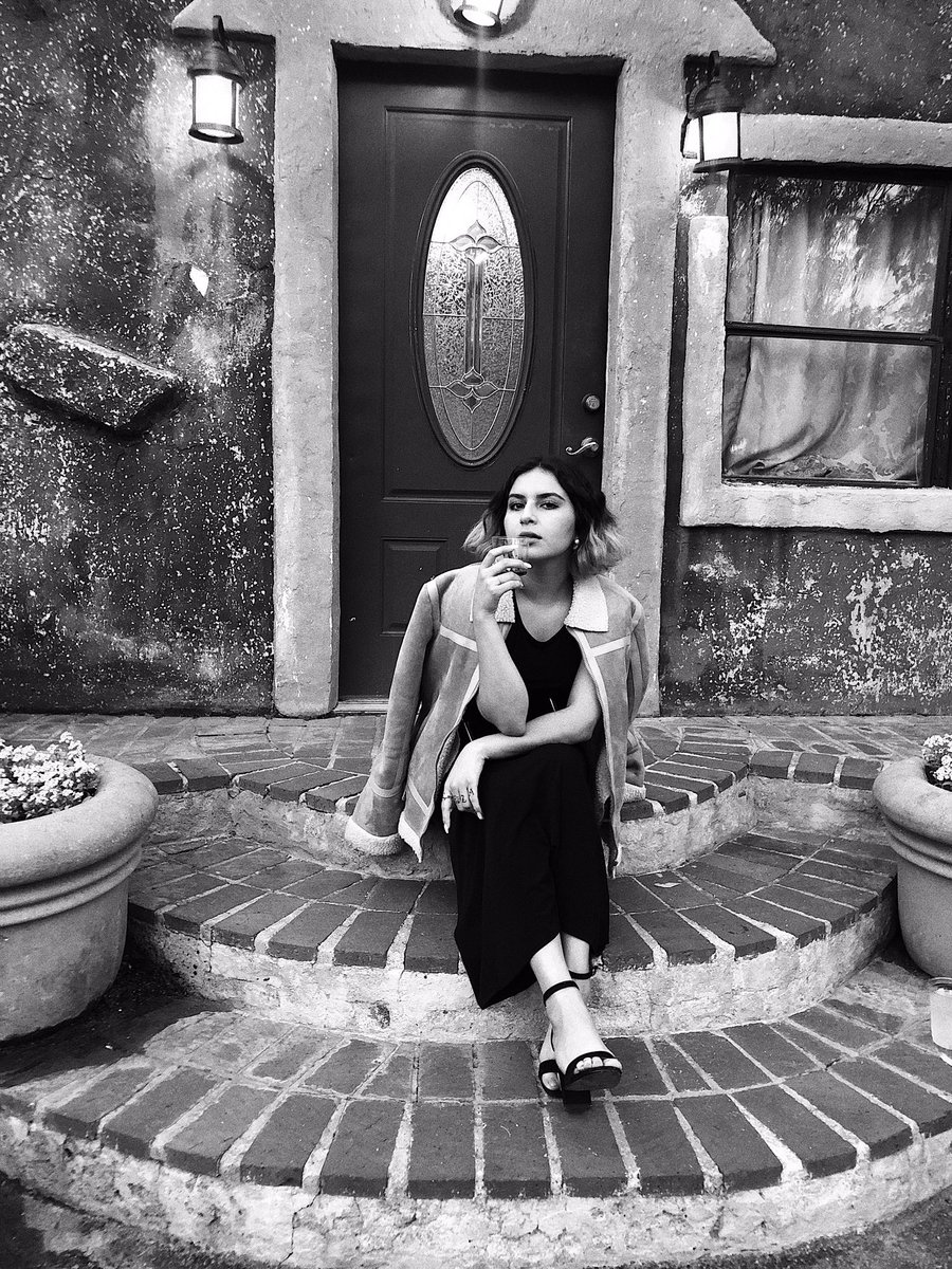 garzacreations_'s tweet photo. 🌹🖤🥀 https://t.co/VIG68du73d