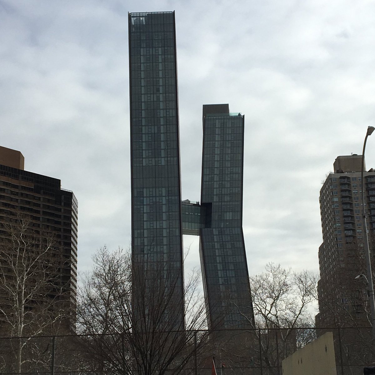 aerialvideosusa's tweet photo. I love creative #architecture A “bent” building in #NYC . You never know what you will see while walking around the city. #Construction #BuildAmerica #BuildNewYork #buildny #Buildinginspection #Buildingsafety #Newbuilding #Landdevelopment #Propertymgt https://t.co/3uT9h86Eae