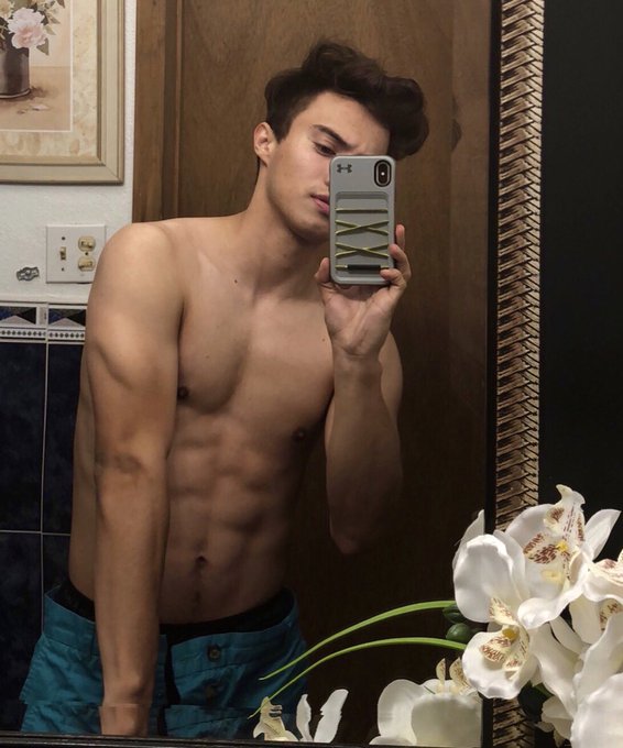 Watch Luis Alonso 🇲🇽🤙🏼's leaked NSFW photo on TwXstars