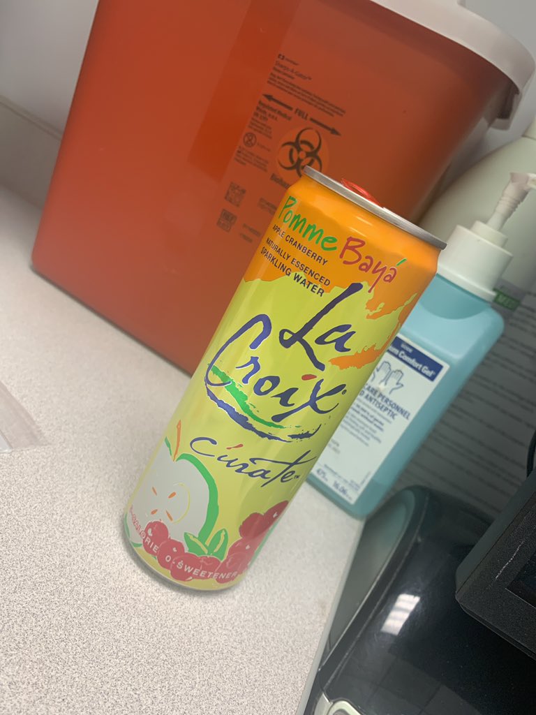 GiblinDemetra's tweet photo. @lacroixwater Apple cranberry !! #sparklesquad https://t.co/XLmlTAWj1s