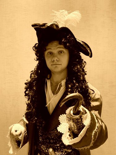 VTCShows's tweet photo. #VTCPeter Captain Hook is the Captain of his ship! He has a personal vendetta against Peter after he loses his hand and has to replace it with an iron hook. See Peter and Hook’s fight in Peter Pan! Nathan McGraw plays Captain Hook! Buy Tickets Today! https://t.co/U2NMqyAukx