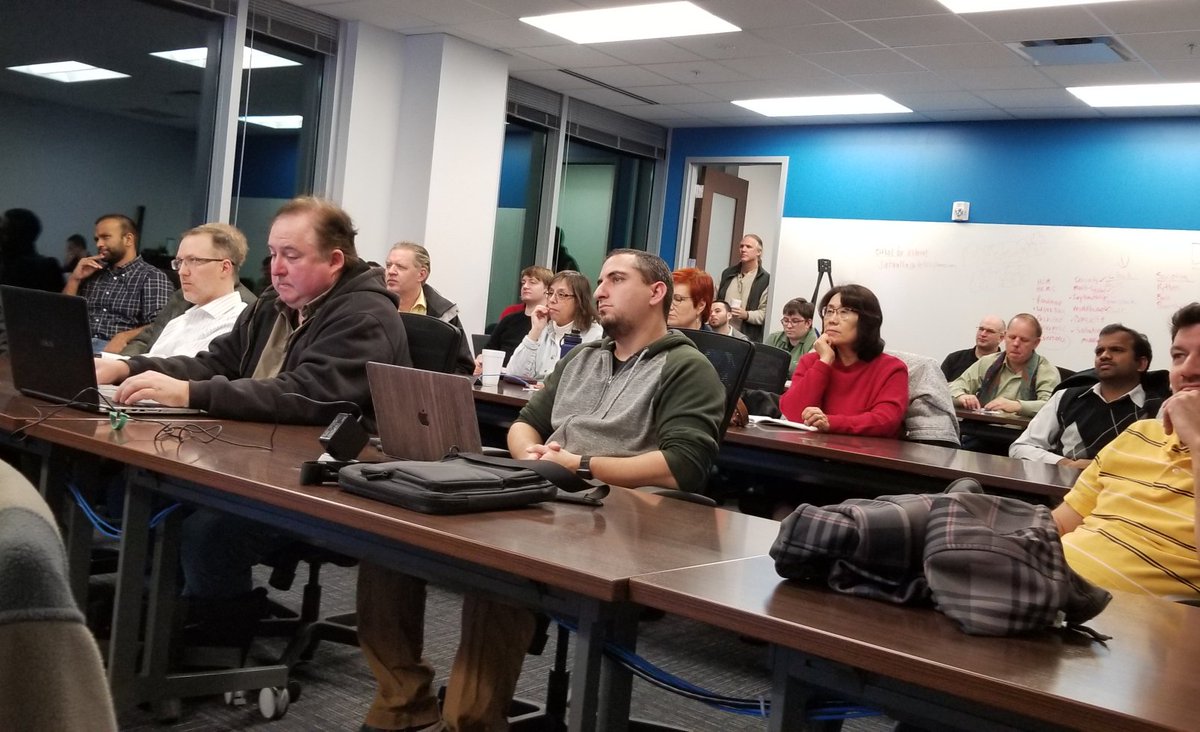 feaselkl's tweet photo. .@SQLSwimmer presenting to a jam-packed room for #TriPASS tonight. https://t.co/794WgKhv1q