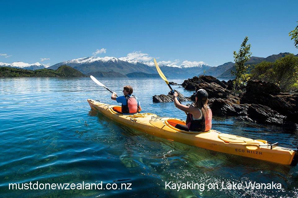 Lake Wanaka is surrounded by the majestic snow capped mountains of the Southern Alps, making  it the ideal location for an unforgettable kayaking adventure.#nzmustdo 
mustdonewzealand.co.nz