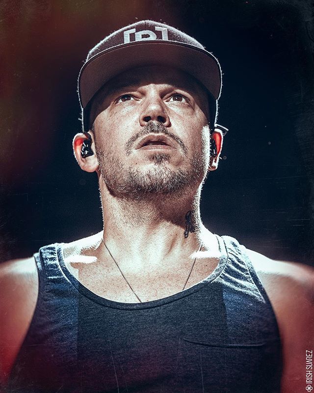 facu_suarez's tweet photo. 📷 @residente en el Hipódromo de Palermo.
-
-
#portrait #portrait_shot #portraitphotography #portraitphotoawards #portraitsession #kdpeoplegallery #pure_visual_ #fabulousshot #nikon #nikonambassador #nikonnofilter #nikond5 #portraitmood #vscomag #iso1… https://t.co/6XUn5pFPv5 https://t.co/Jl88l75wJI