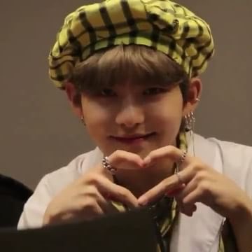 IqhwaII's tweet photo. :¨·.·¨:
 `·.. #⃞활 _hwall. https://t.co/9gXNGew8p3