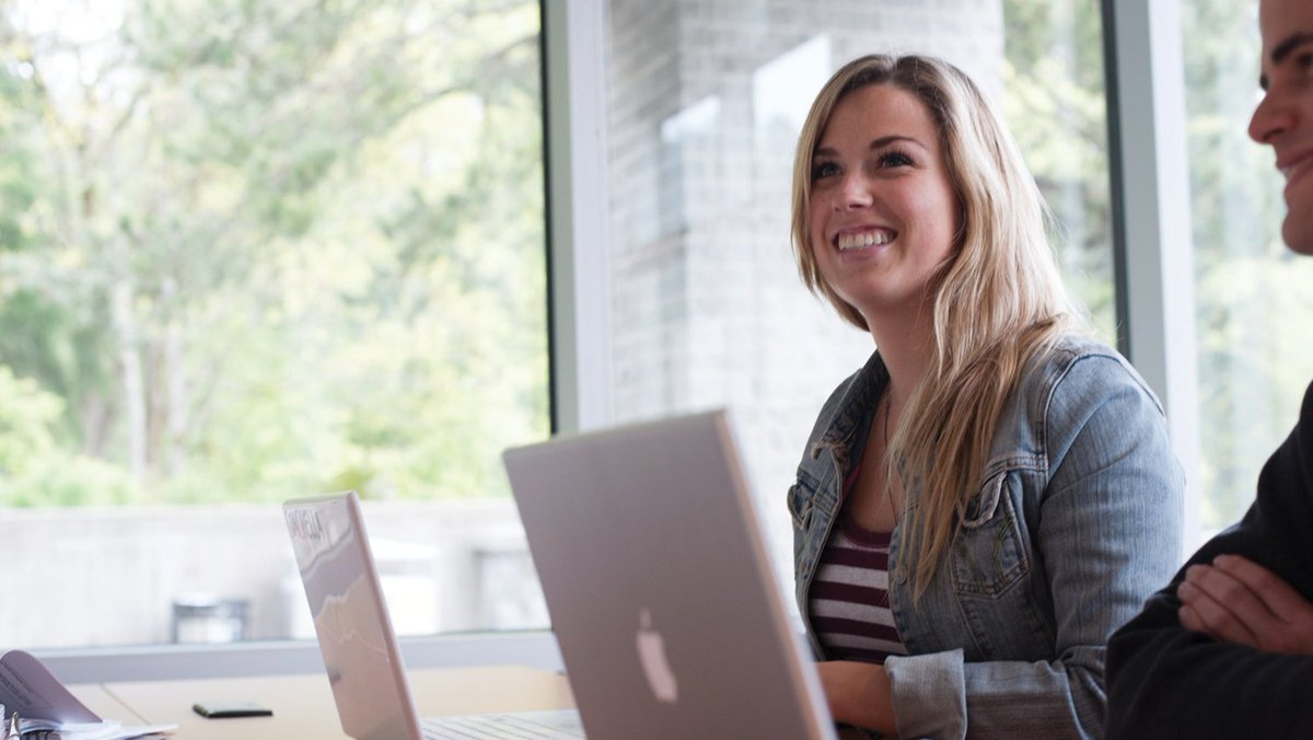 RoyalRoads's tweet photo. Are you an industrious, entrepreneurial type, looking for a leg up in your career? Royal Roads University’s innovative Bachelor of Commerce is designed to give you the know-how to move ideas into action.  Join us for a webinar on January 21 to learn more: https://t.co/vkw2XHSEx0 https://t.co/CHy2zUb0lv