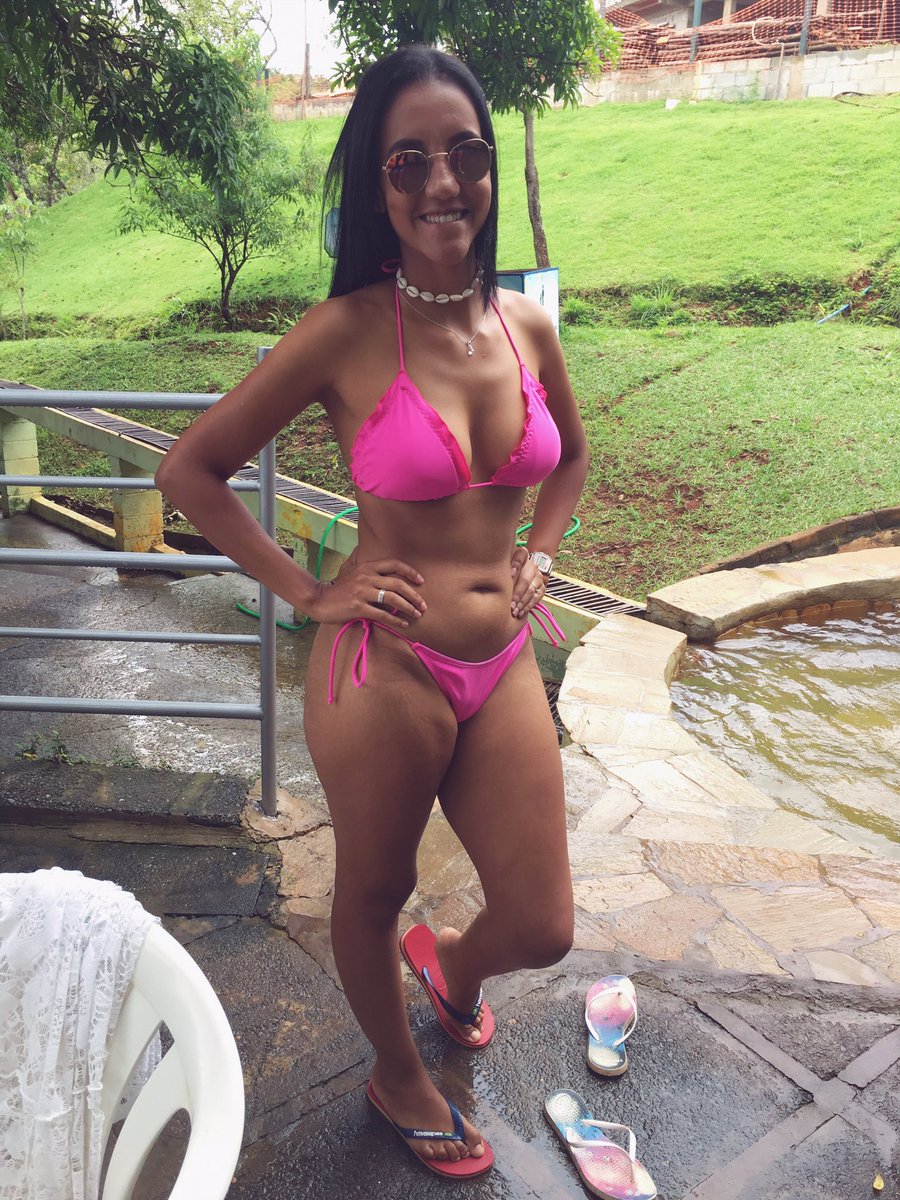SandyWenya's tweet photo. Verão 🌞🌳👙 #todebemcomigo https://t.co/EtGyHWMoIC
