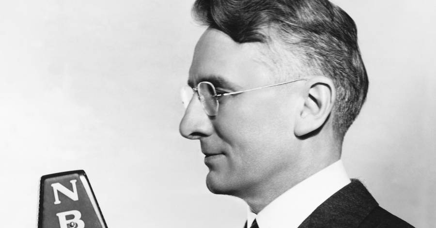 DaleCarnegieWCT's tweet photo. A quintessential Dale Carnegie Story featured in today’s Wall Street Journal. Dale Carnegie’s people skills course and a timid employee inspired a resort owner to an act of grace. Read the full story in WSJ today and learn more here https://t.co/kZLjEsRTVW https://t.co/0gJfhm14XG https://t.co/H44c6afkrD