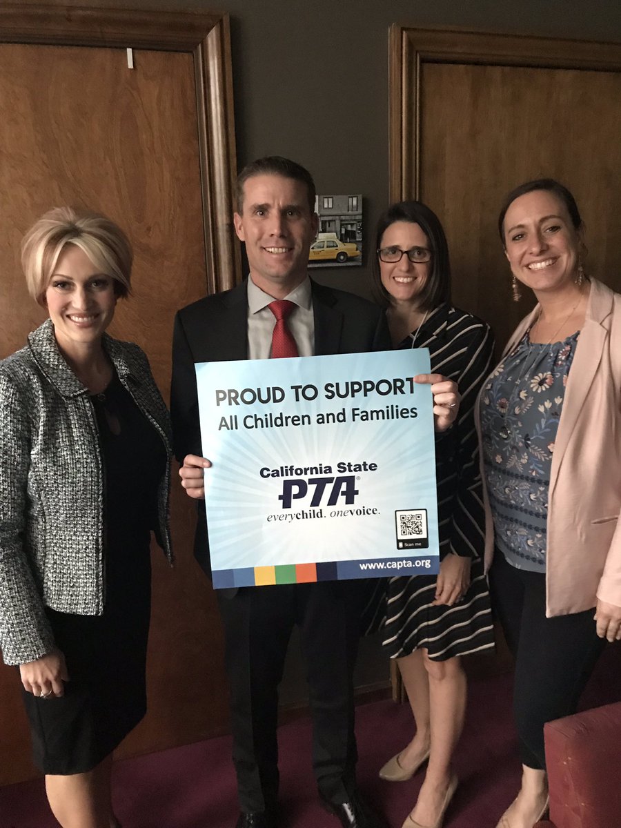 CaliforniaPTA's tweet photo. Thank you @ilike_mike for meeting with California State PTA leaders, including President @DiannaMacMommy. #pta4kids #ptaadvocacy #PTA #legcon #LegislationConference #legconference https://t.co/7Tg5NBR9Ke