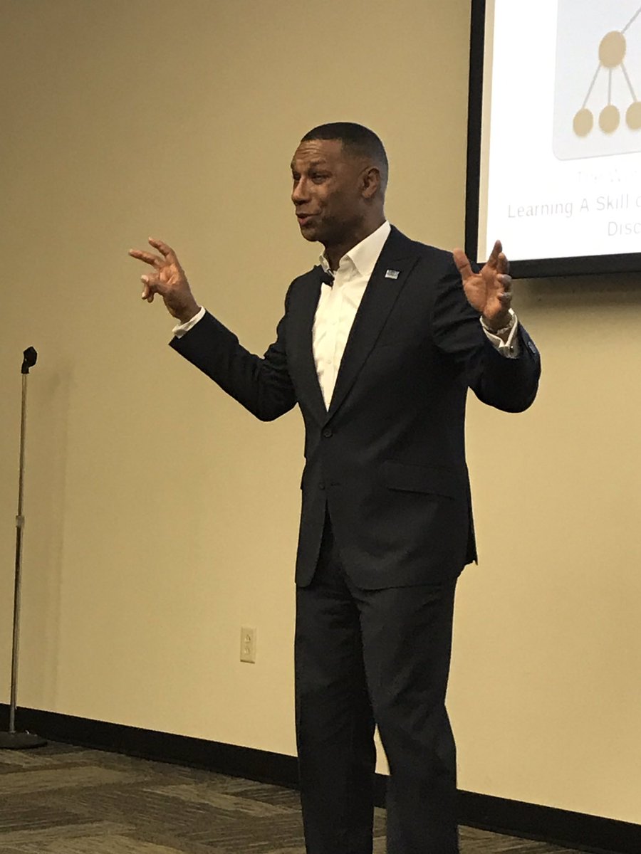 WeTrainYouGrow's tweet photo. Hangin out with @JohnnyCTaylorJr at #GOSHRM. #SHRMBoss https://t.co/pbwIH8SpgM
