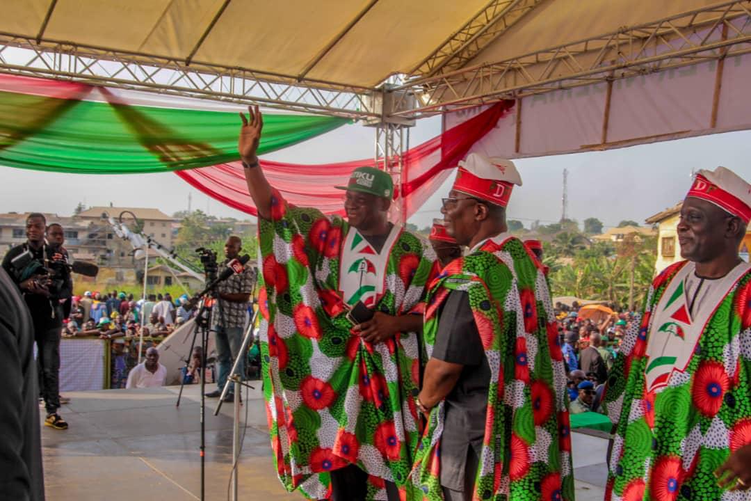 osundotlife's tweet photo. ATIKU IN OSUN #GNWA https://t.co/cbmvGkt2rh