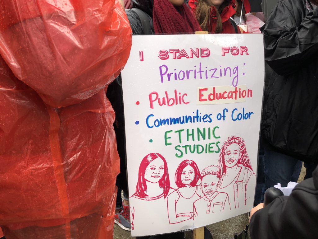 rfernandezmota's tweet photo. WE STAND WITH LA EDUCATORS / ESTAMOS CON LOS MAESTROS DE LOS ANGELES ✊🏽
•
#LAUSDStrike #UTLAStrong #WeAreLA #ManosEd #RedForEd #Strike4Ed #ManosEdu #DeafEd #EthnicStudies https://t.co/G8bRruYjk4