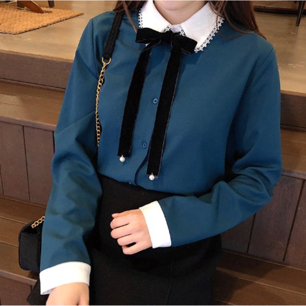 Ririnco Japan Official リボン付きのブラウスは一枚でコーデの主役に ベルベットリボン 襟付きブラウス Blue Green 1color Ririnco リリエンコ 韓国通販 リボンブラウス 韓国ファッション デイリーファッション デイリールック 今日の