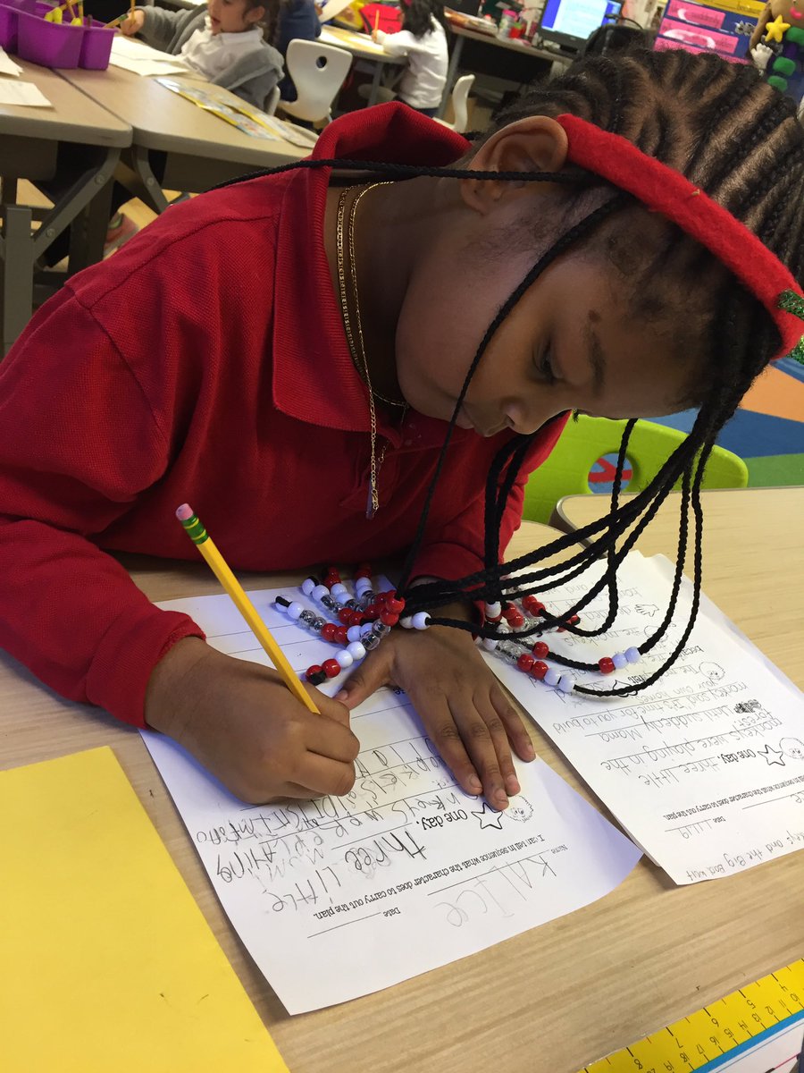 mrsclark1225's tweet image. Students transfer their knowledge of Braidy icons when drafting their own narrative stories. Our essential elements: Characters, Setting, Kick-off, Feelings, and Plan, make our stories longer and stronger! 💪🏽📝💭 #SPSmind #firstgrade #thinkers