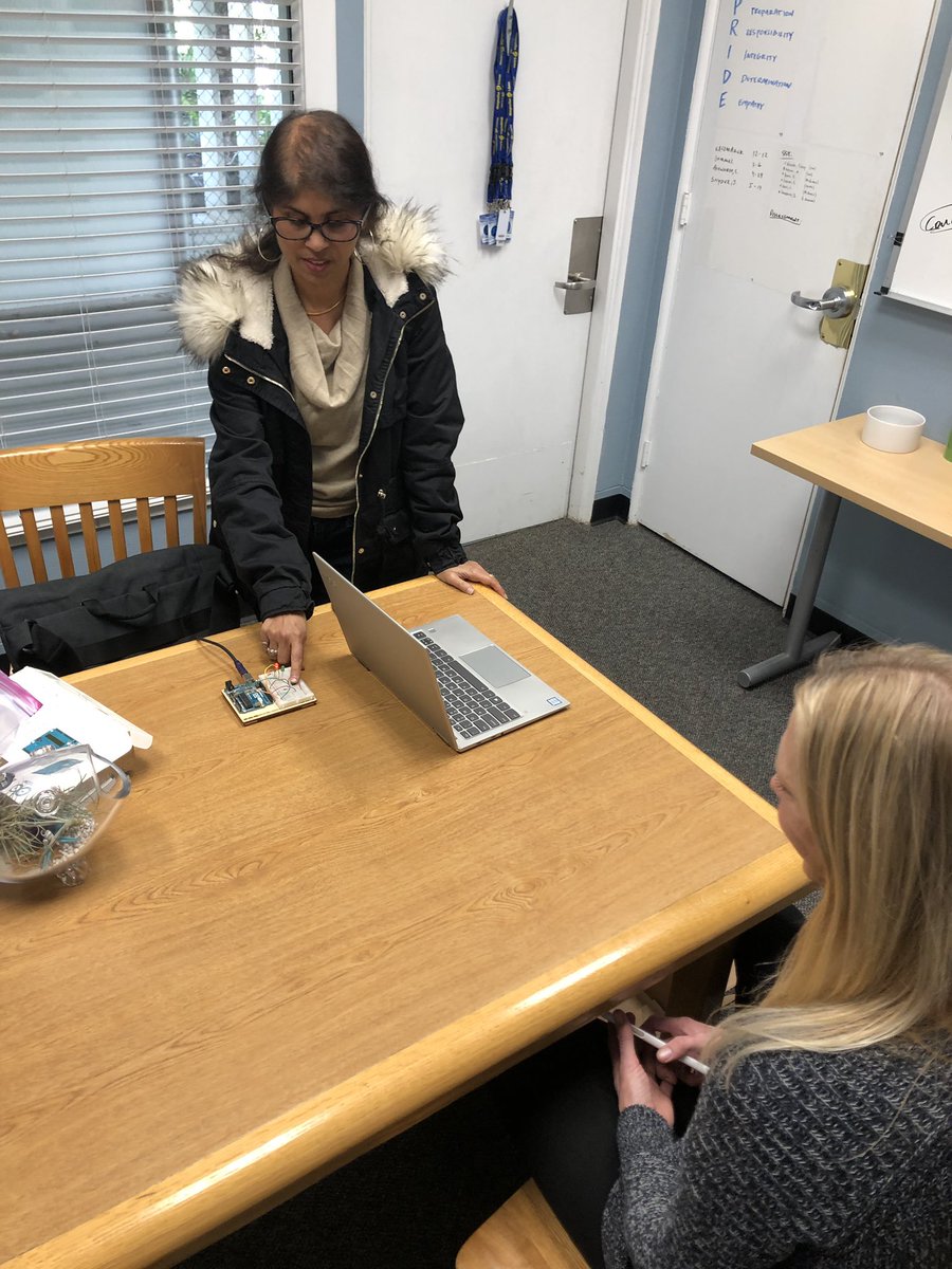 MagPrincipal's tweet photo. Excited about our new collaboration between our technology aide Ratna Dube, our design engineer Kelly Carlile and @mrsmacbethatmag 5th graders to explore #programming, #Arduino and genius projects! #maglionpride #cusdlearns https://t.co/eaHacCTpah