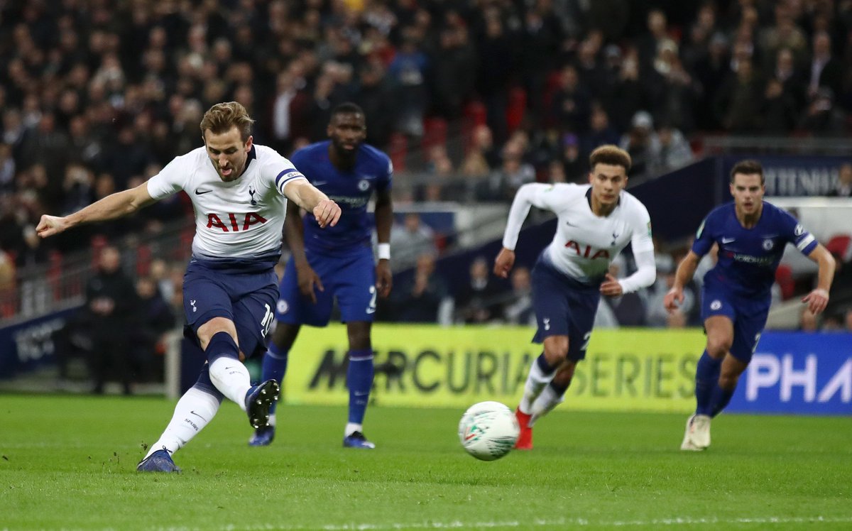 ChrisCowlin's tweet image. We got the win, that&apos;s all that matters. Great penalty from Harry Kane, good VAR decision, passion from Danny Rose and I loved the moment when Oliver Skipp tackled Eden Hazard at the end of game.
We are one step closer to the final 😁⚽️👍
#COYS #TOTCHE #SpursChelsea #CarabaoCup