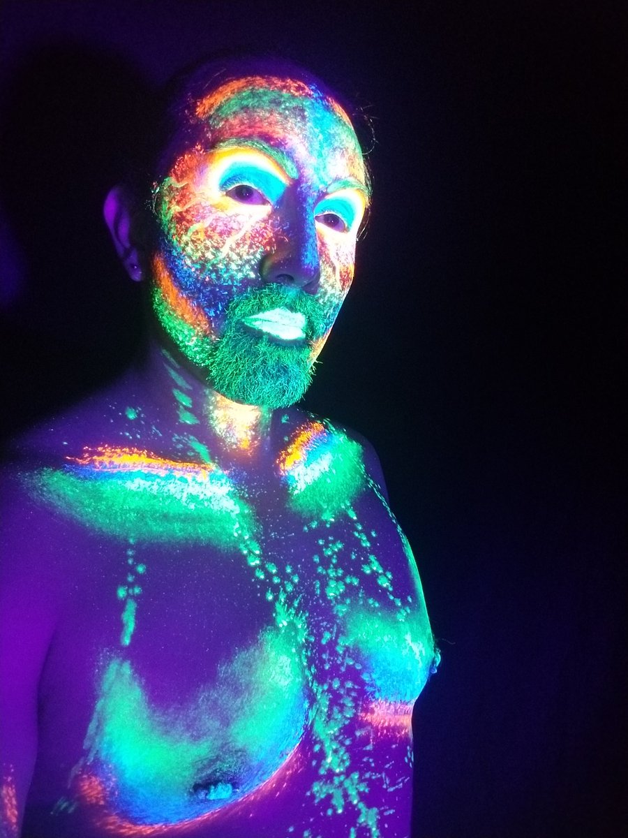DavidGarciaSMD's tweet photo. Cooking up something #fun in the #photo #studio today.  I'm #experimenting with #blacklight #photography and #ultraviolet #uv #makeup.  #StayTuned for more.
.
#uvphotography #blacklightphotography #ultravioletphotography #studioshoot #photoshoot #selfie #selfies #bodypainting https://t.co/atGVgmbIQK