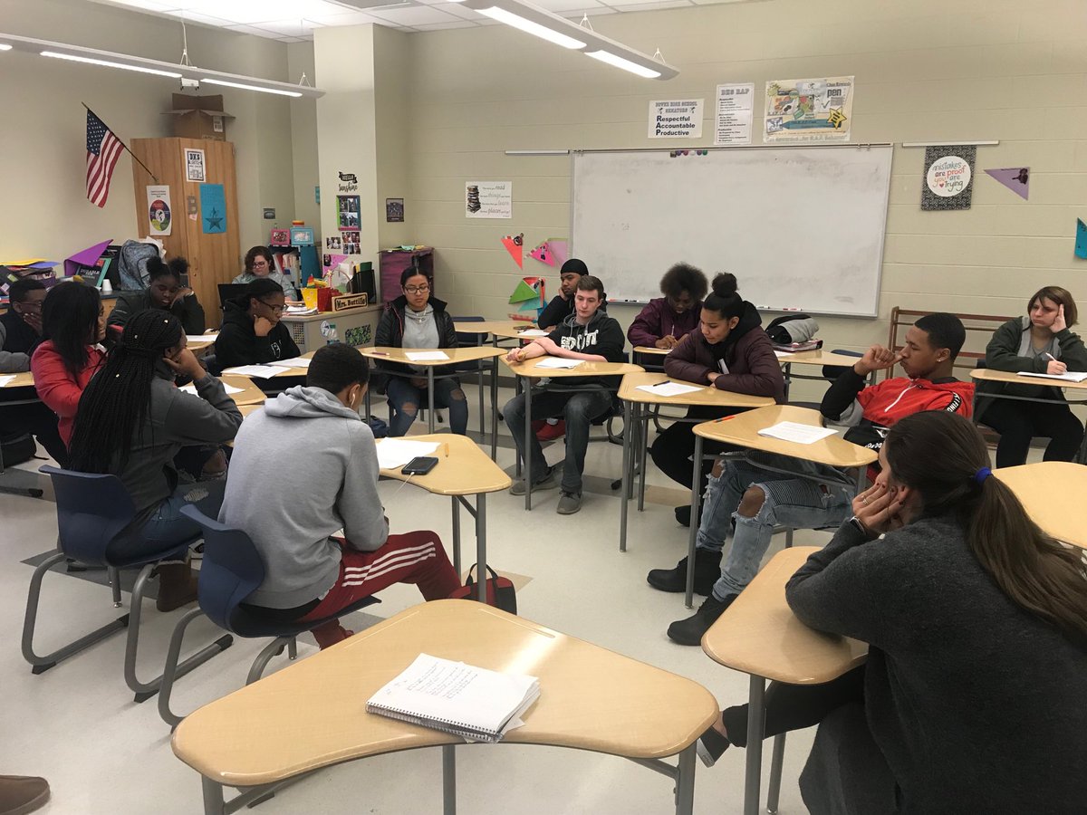 ShawndellSolom1's tweet photo. Awesome discussion happening in Ms. Isley’s class during their Socratic Seminar on the documentary “Blackfish.” @CSDDoverHigh #senatorshoutout https://t.co/0TAXEa7IT9