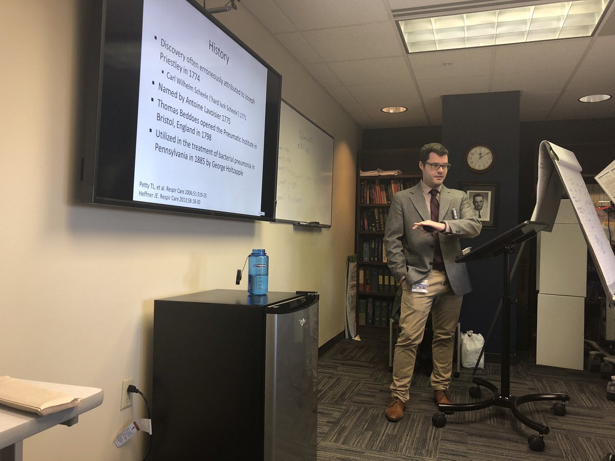 SLUPCCM's tweet photo. Dr Munzer is giving an awesome talk about long term O2 therapy https://t.co/TbOag69ODw