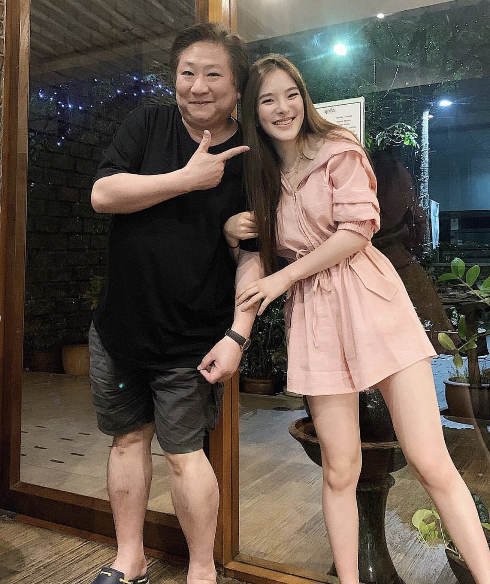 สุขสันต์วันเกิดนะจ้ะป๋าป๊อป 🎉❤️ยิ่งโตยิ่งซิ่ง แรงยิ่งเยอะ จะนำลูกๆแล้ว 🤣🤣 happy birthday daddyy (ig;punpun_sutatta)