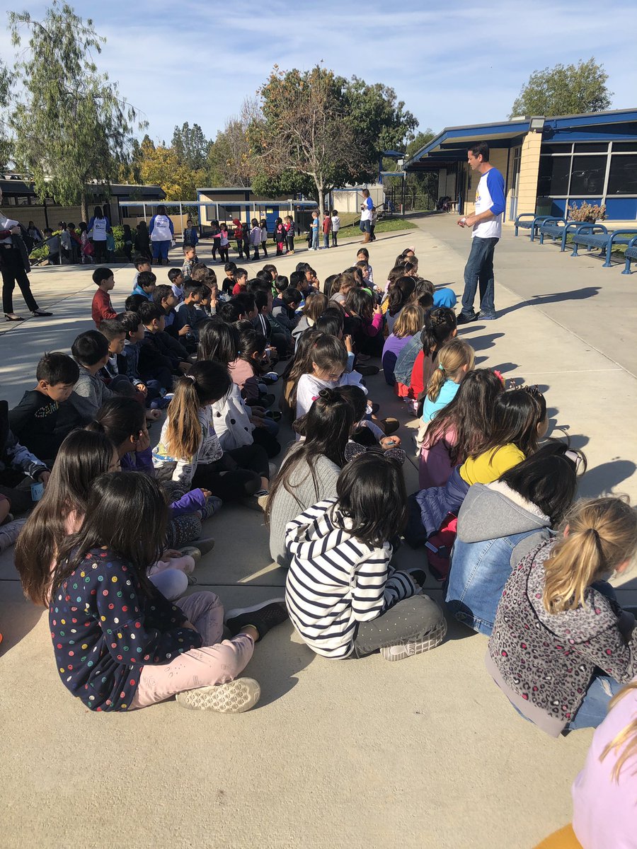 lagunanguyen's tweet photo. School wide PBIS. Second graders being accountable #Lagunaroad #PBIS https://t.co/KUoWxQi9MG