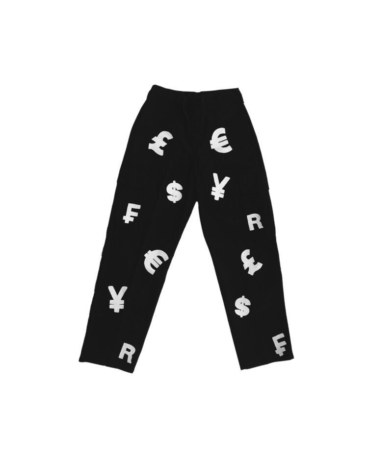 CashOnlyStore's tweet image. Currency pants now available. 

Each hand painted, each have its own unique pattern of currencies for uniqueness. 

CashOnly.store, link in bio. 🖤

#GreatBritain #France #Africa #Europe #NorthAmerica #Japan