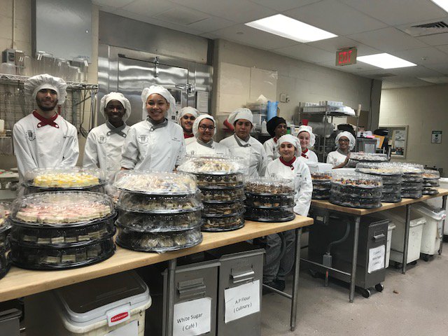 CTTechHS's tweet image. The holidays are behind us, but we just can&apos;t stop thinking about the number of desserts that @Goodwin_THS &apos;s culinary students prepared for the @Cigna holiday party! Over 2,500 individual desserts plus cookies! #CTECSworks #studentworkforce #skillsfordays