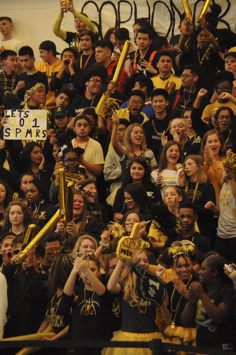 #Mood 
#BLACKANDGOLD
Girls varsity @ 5:30
Boys varsity @ 7
<a href="/FHS/">fhs</a>