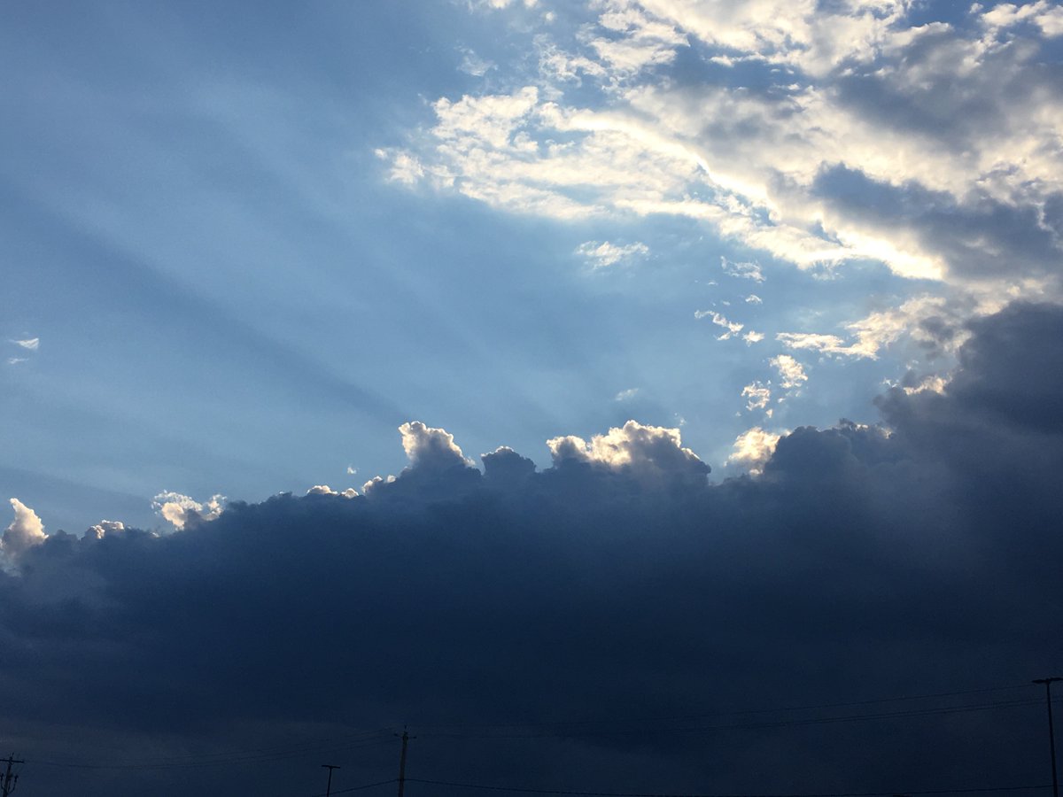 suzecorey's tweet image. With every struggle comes a silver lining #FirstBlogPost #Silverlining realandauthentic.com/the-light-afte…