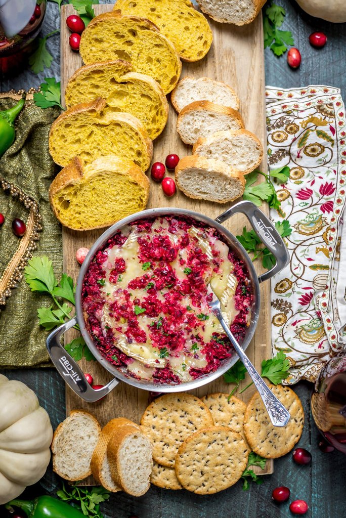 HostTheToast's tweet photo. NEW: Cranberry-Jalapeno Baked Brie Dip. https://t.co/ZIhcQ7LYsa https://t.co/TjJkrC4gbS