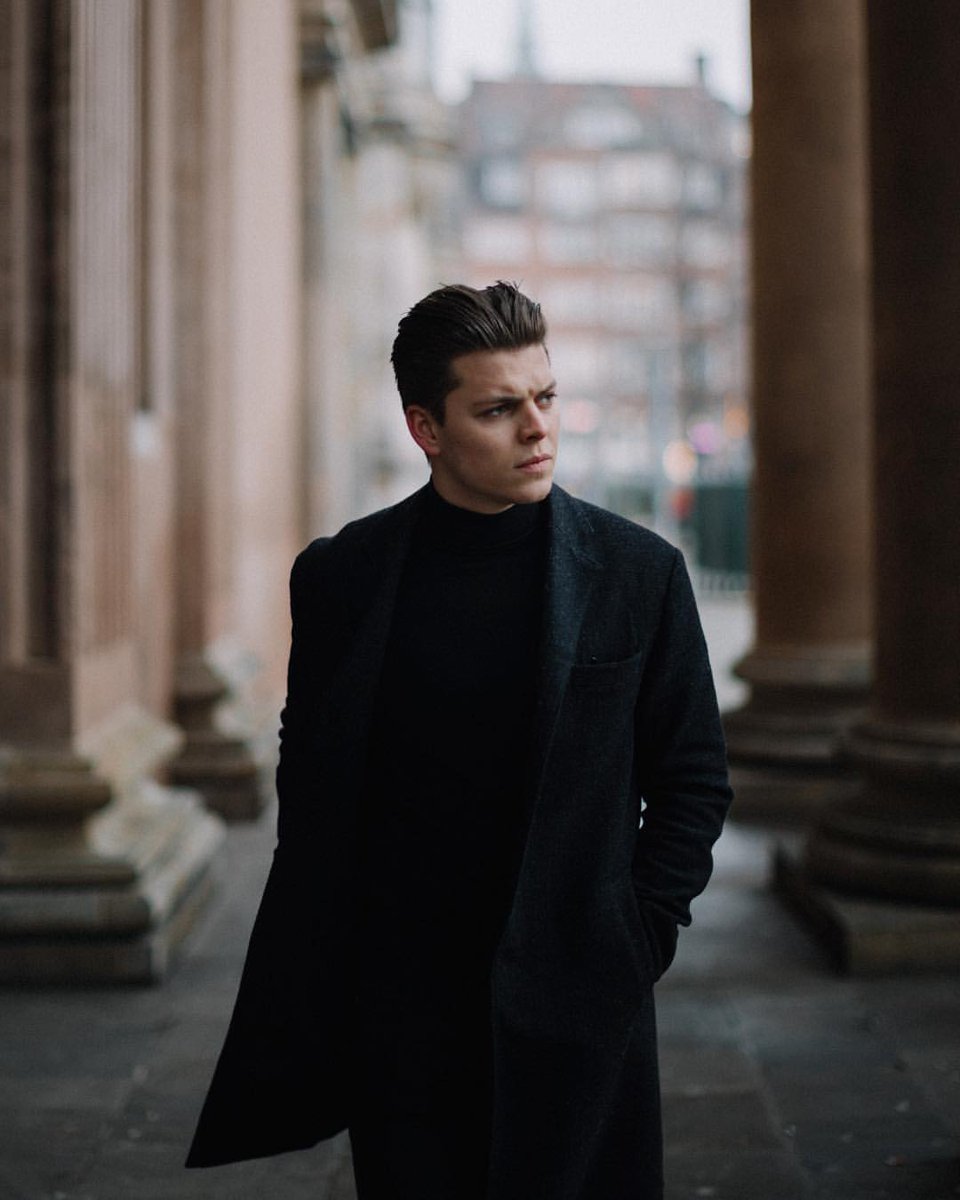 jolyneslaw's tweet photo. Melanie dice que no me de por vencida y vuelva a pedir a este hombre así que, por favor, necesito a Alex en la #showtimecon4 @ZarataEvents @alex_h_andersen https://t.co/eKrL07IJT9