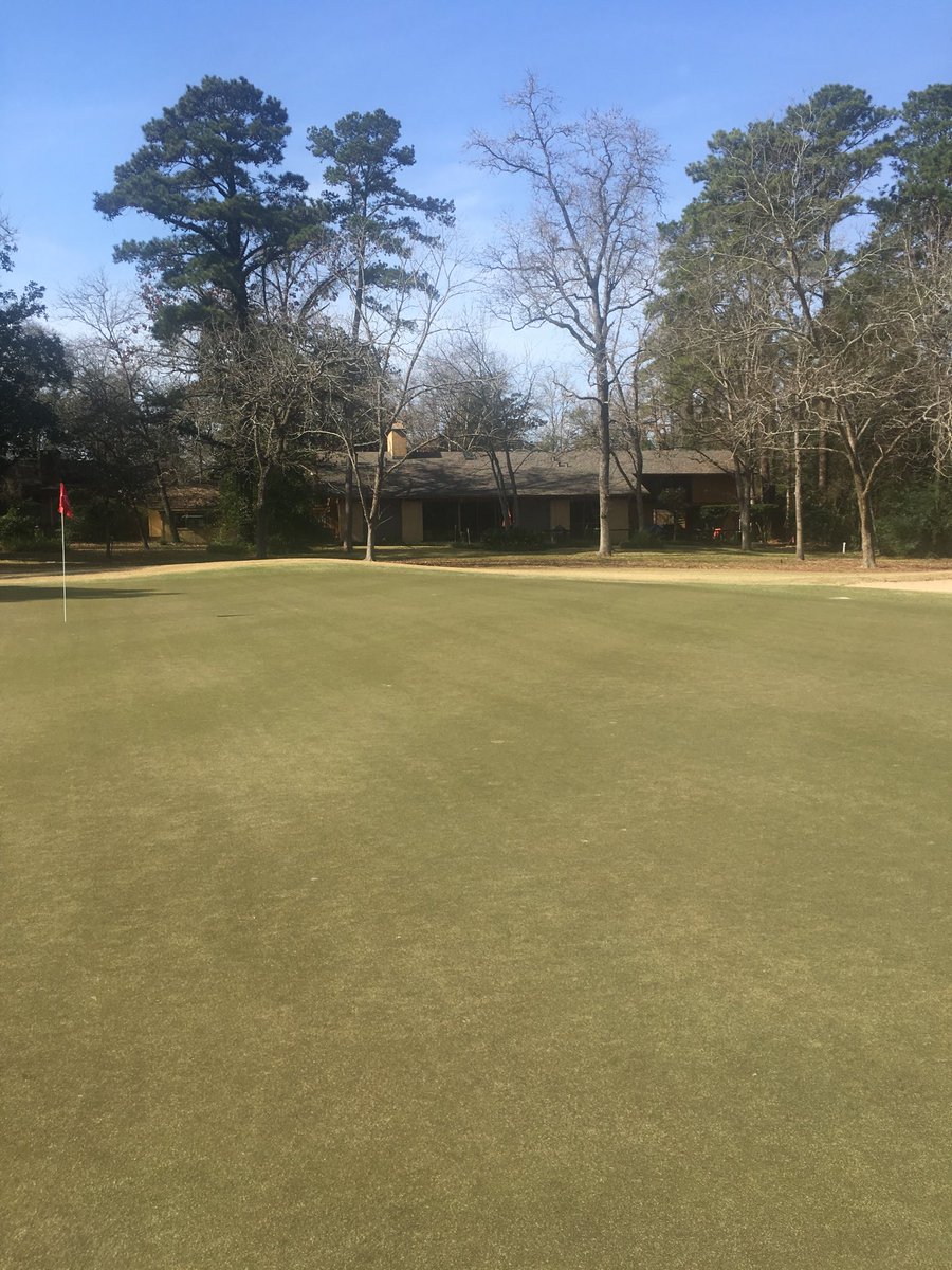 kclgill55's tweet photo. Proud moment today!! Sprayed 440 gal of soil spray and only had 2.5g left over. I still got it!! #calibrationgoals #dialedin #panoramagc #sterlinggolf https://t.co/u8xeMtisD2
