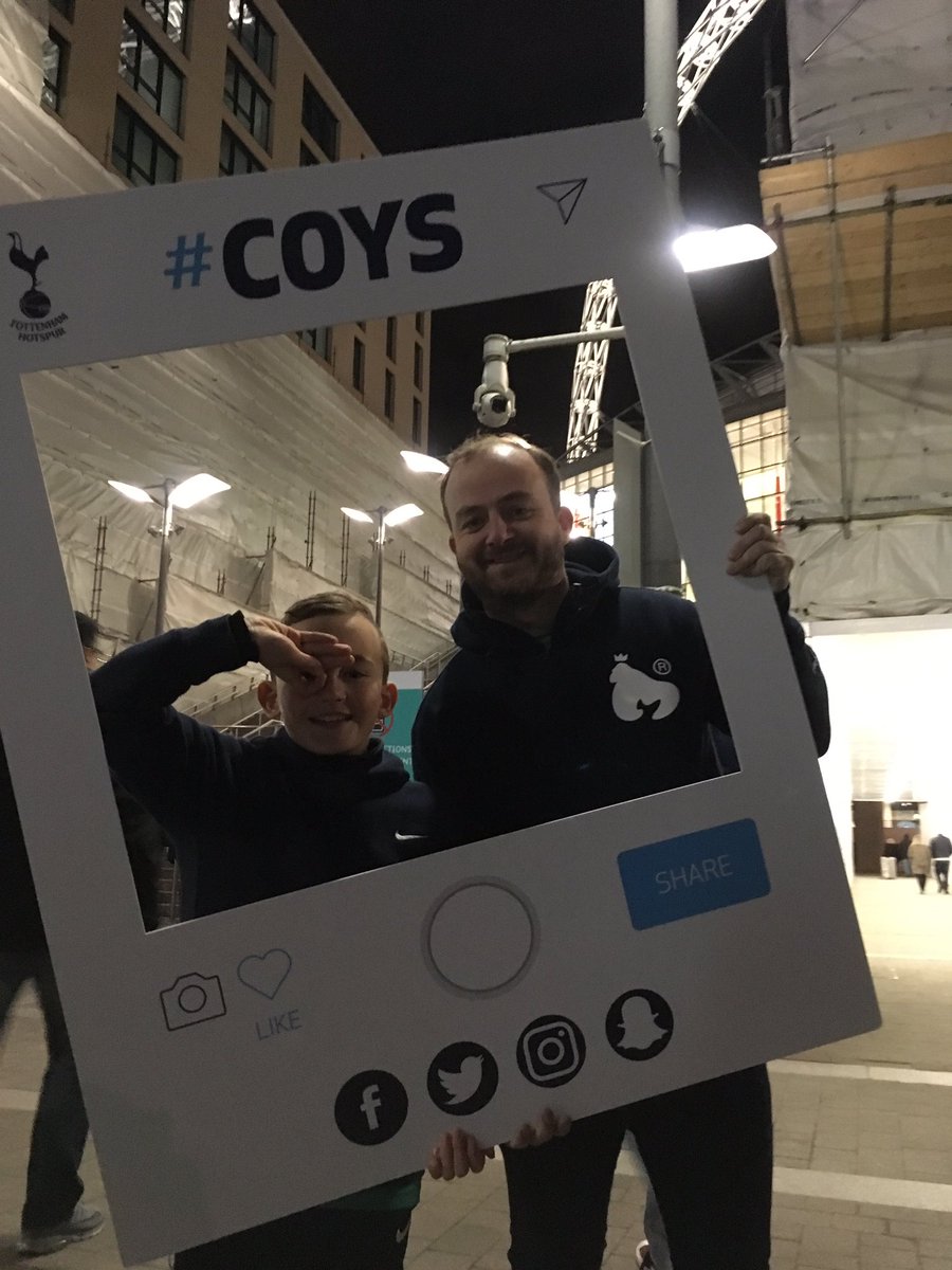 ashandjoshyboy's tweet photo. We’ve  got that big screen feeling  #coys https://t.co/lbZVacFySh
