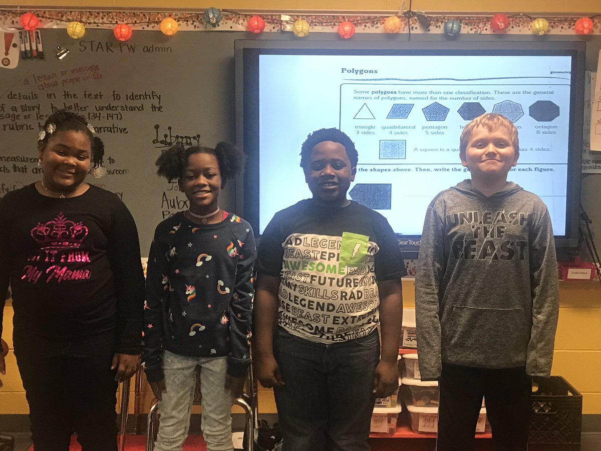 Harris_Learners's tweet image. Using our classmates to make the connection that quadrilaterals all have things in common, but also differences as well! #realworld #AMSTImath @TCBOE_LES