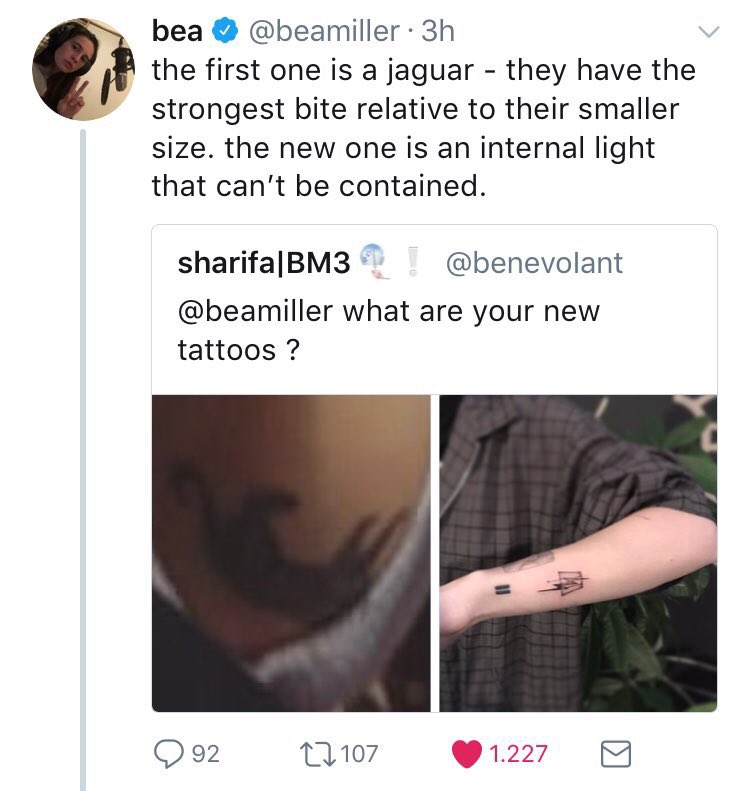 tattoo #24 se lo hizo el 4.12.18 en su brazo derecho acompañada junto a su amigo/productor mike. al otro día, explicó su significado en el mismo tuit que el de jaguar. ella dijo que es una luz interna que no puede ser “contenida”.