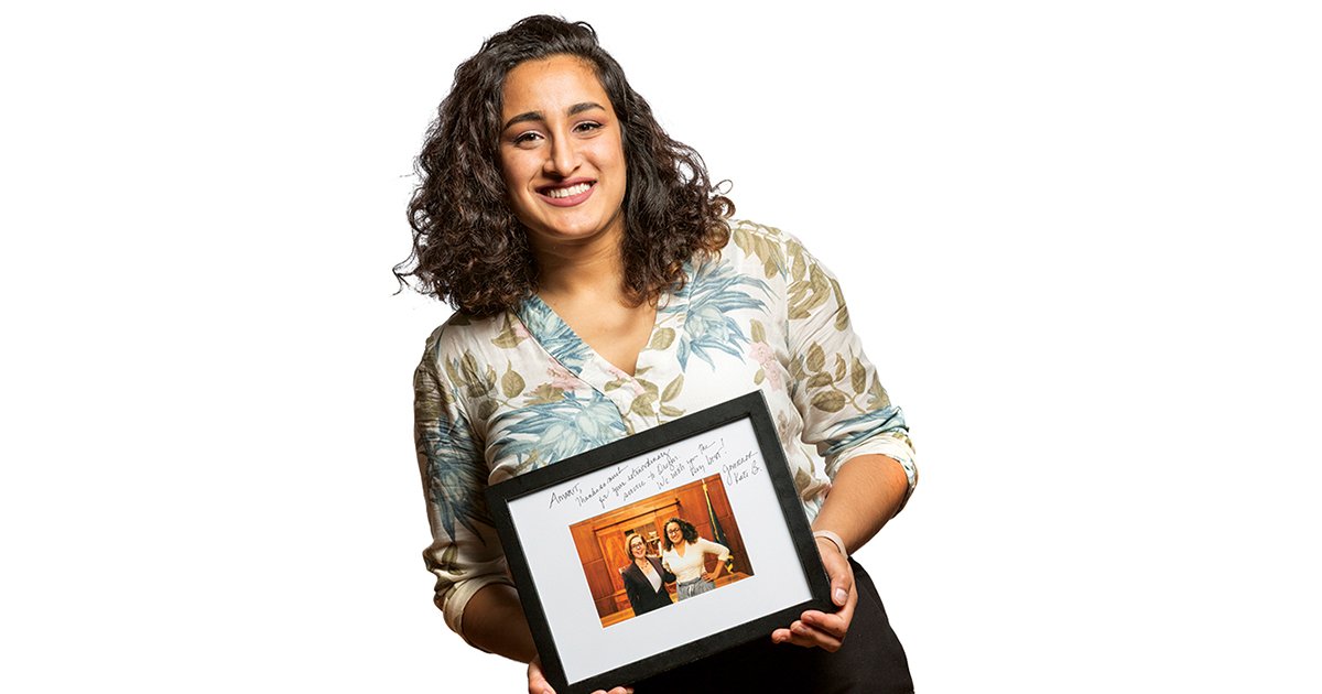 willamette_u's tweet image. Did you know that 55% of #WillametteU students complete internships, many across the street at the @OregonCapitol? Amarit Ubhi ’20 discusses interning with @ORGovKateBrown in this Q&amp;amp;A: willamette.edu/news/library/2… @WUAdmit @CTCLColleges @Oregon_Alliance #WillametteUniversity @WUCareer