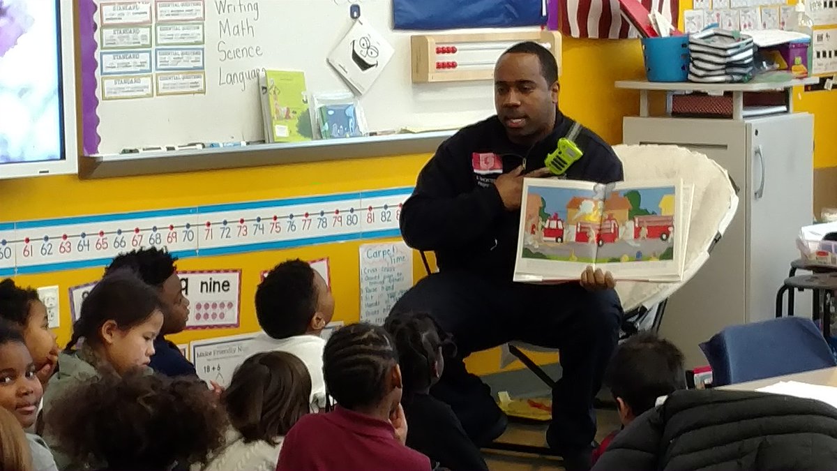 JeffHoustonPK8's tweet photo. @AlexandriaVAFD came to @JeffHoustonPK8 yesterday to visit Pk-3rd grade students in celebration of #ReadAcrossAlexandria. The students thoroughly enjoyed the experience & asked the firefighters many questions concerning their jobs. We look forward to seeing #AVFD again soon! https://t.co/LYVxBpDMRV