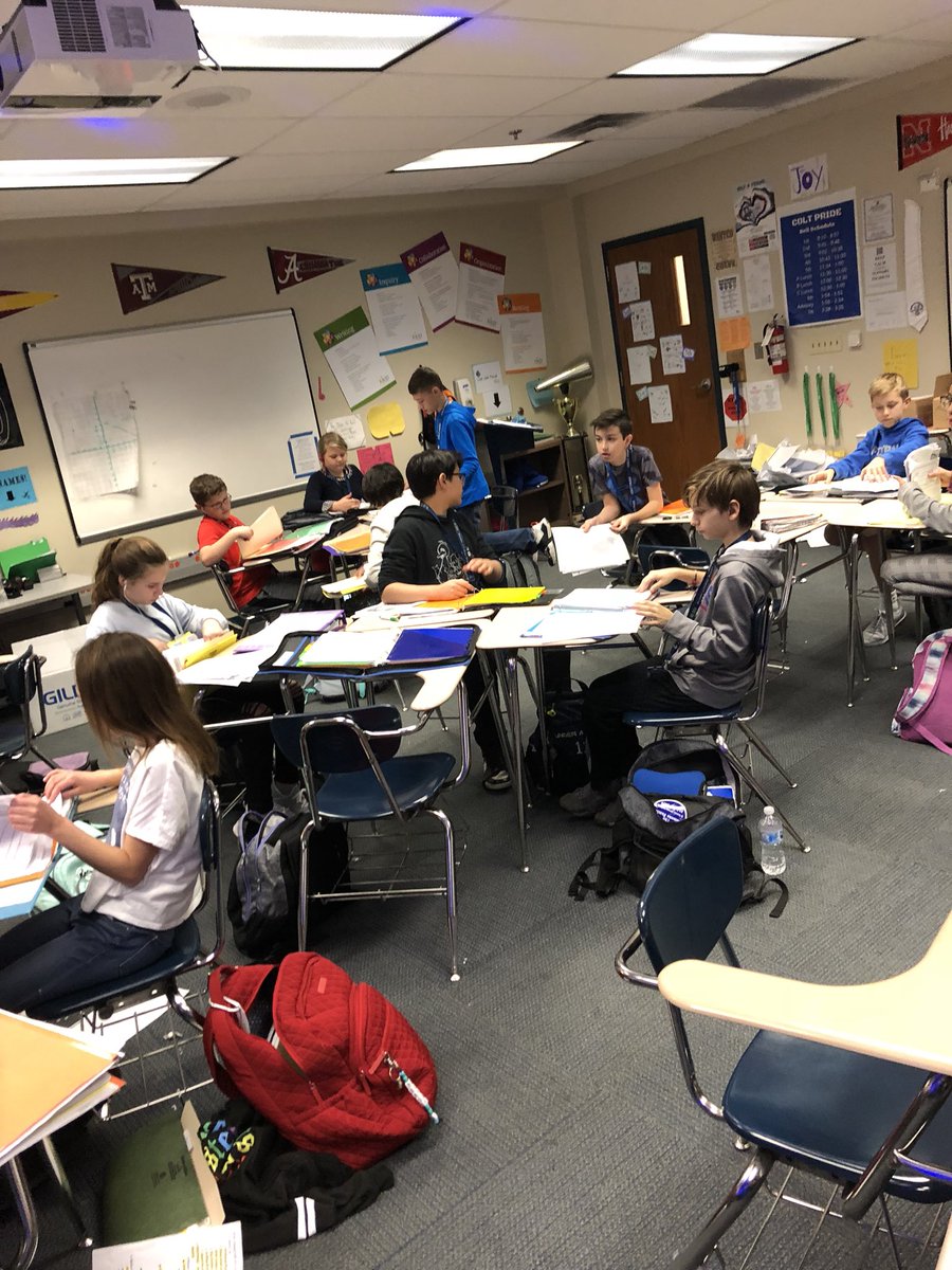 pav_mrs's tweet image. CMS AVID students had an organization party today! Ready for a new semester! Binders, backpacks and hanging folders...a new semester, a fresh start! #CMSColtsAVID #CMScolts