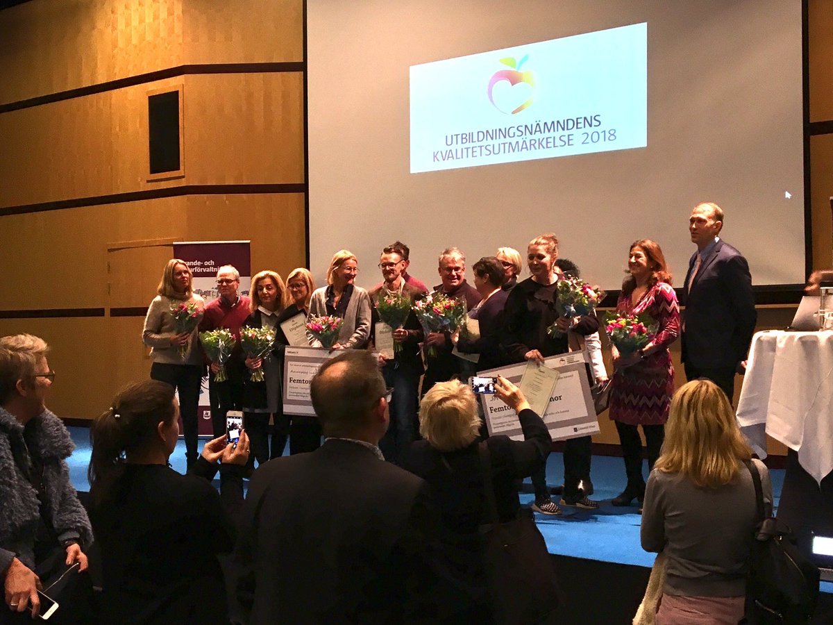 Självklart går det inte att tävla i pedagogik. Men man ska inte förringa den glädje och stolthet som de nominerade och vinnarna känner och visar när de får ta emot hurrarop och applåder från kollegor! #lidskol <a href="/LKF_Lidingo/">Lärande- och kulturförvaltningen på Lidingö</a> @Lidingo_stad